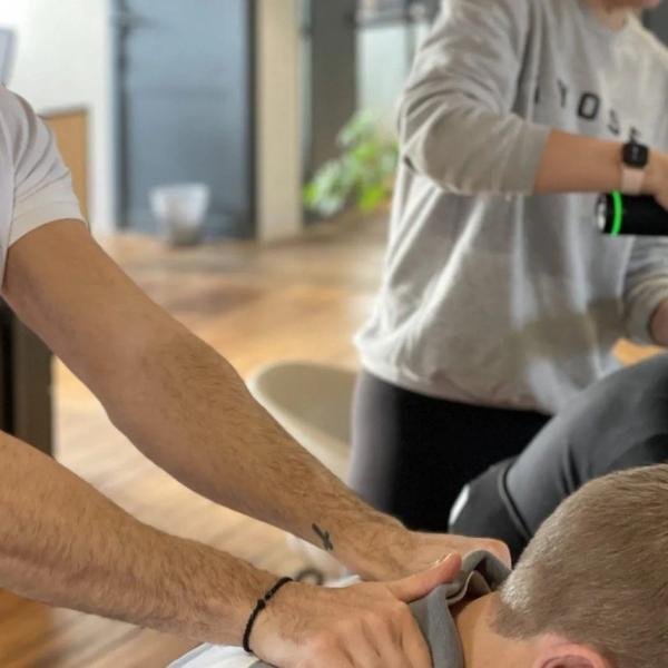Neck Pain Massage in Canary Wharf at Myoset
